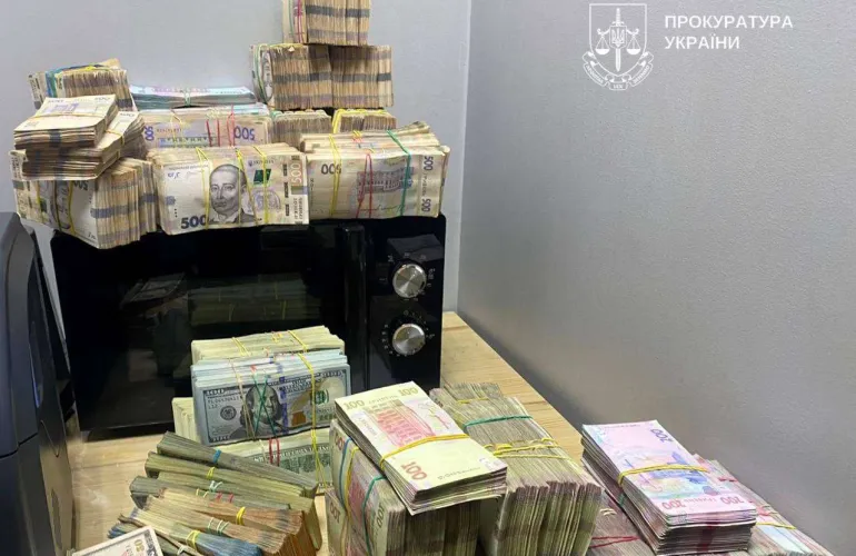 Фото до матеріалу: Прокуратура Полтавщини викрила кримінальну мережу на 18 мільярдів гривень