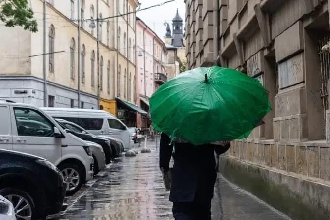 Фото до матеріалу: Гроза і шквали до 20 м/с: синоптики попередили львів'ян про небезпечну погоду