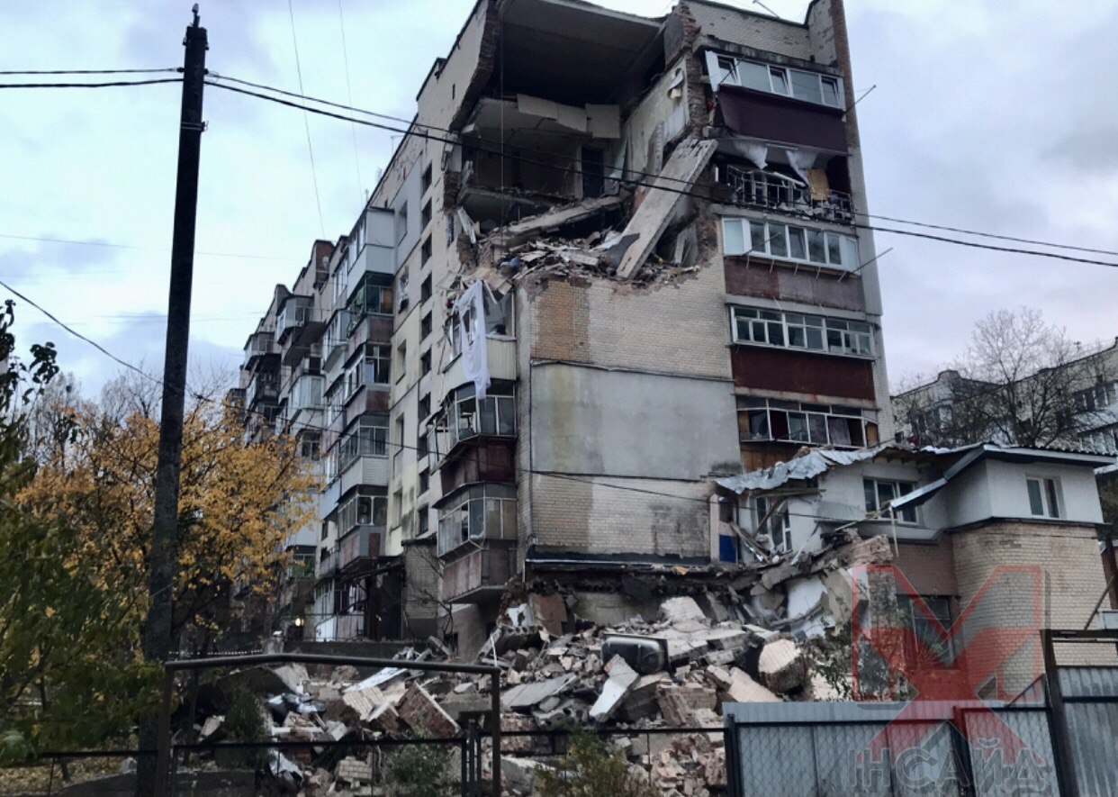 Фото до матеріалу: У Хмельницькому стався вибух у багатоповерхівці: дві жертви та руйнування будинку
