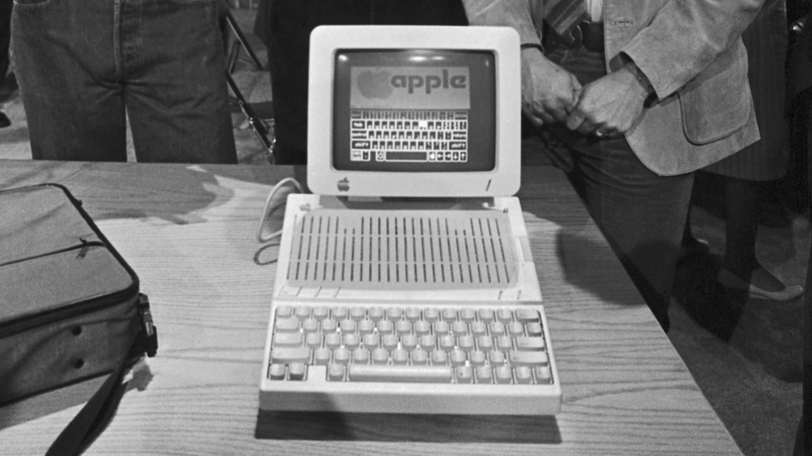 Фото до матеріалу: Третій співзасновник Apple: Рональд Вейн і його рішення залишити компанію через 12 днів