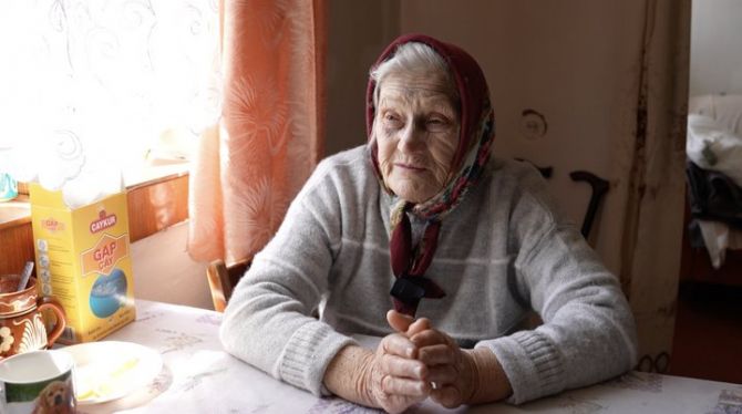 Фото до матеріалу: 77-річну бабусю з Донеччини врятував наземний дрон: історія евакуації на Черкащину