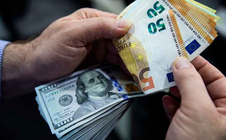 Фото до матеріалу: Курс євро на міжбанку подешевшав у середу