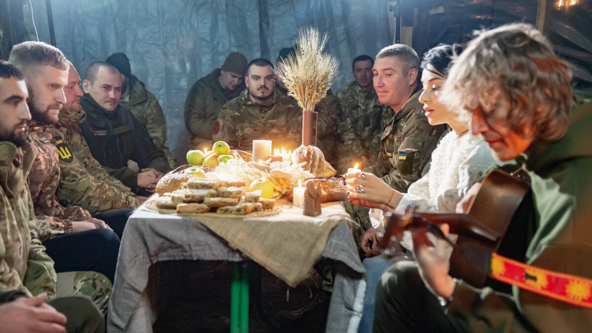 Фото до матеріалу: Українські артисти заспівали колядки: від акапелли до техно. Топ-треклист на Різдво