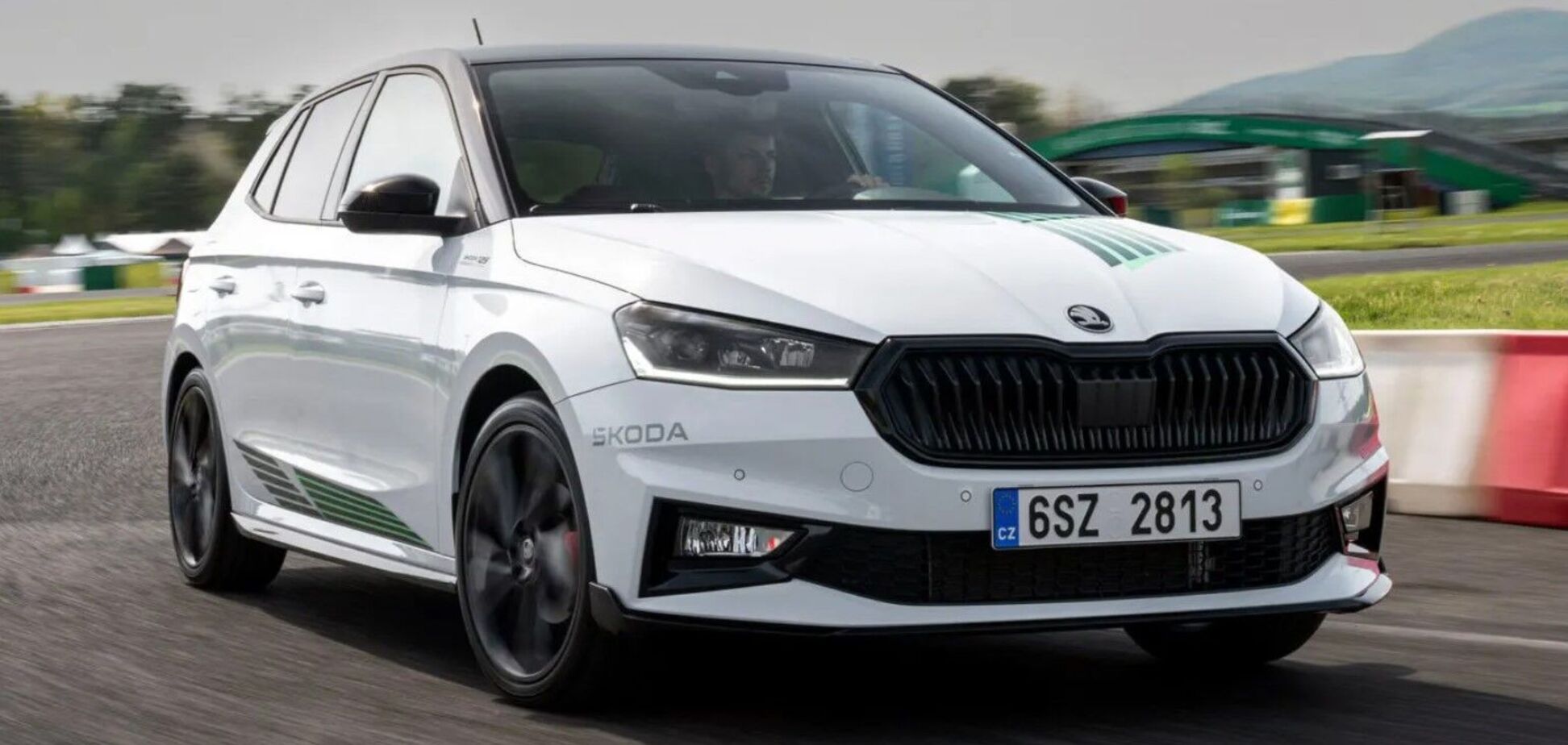 Фото до матеріалу: Skoda Fabia Motorsport Edition 2026: бюджетник отримав спортивний вигляд