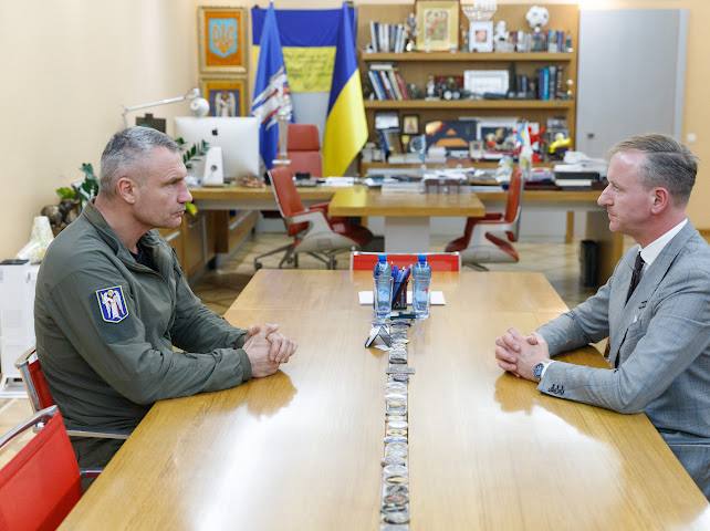 Фото до матеріалу: Київ отримає дві нові когенераційні установки від Німеччини: деталі передачі обладнання