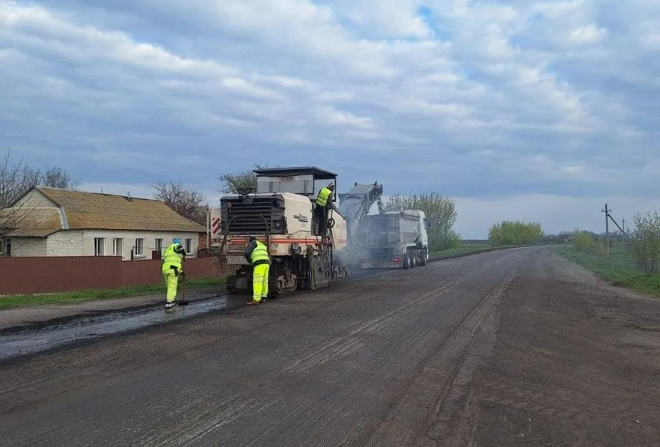 Фото до матеріалу: У Градизькій громаді відновили понад три кілометри дороги Бориспіль – Маріуполь