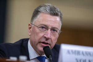 Фото до матеріалу: «Зеленський хотів віддати Донбас. Він — одна з головних перепон для миру»: Мендель дала інтерв’ю Такеру Карлсону