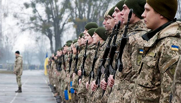 Фото до матеріалу: Воєнний стан продовжено до серпня: Україна готує санкції проти краденого зерна та атакує НПЗ у Росії