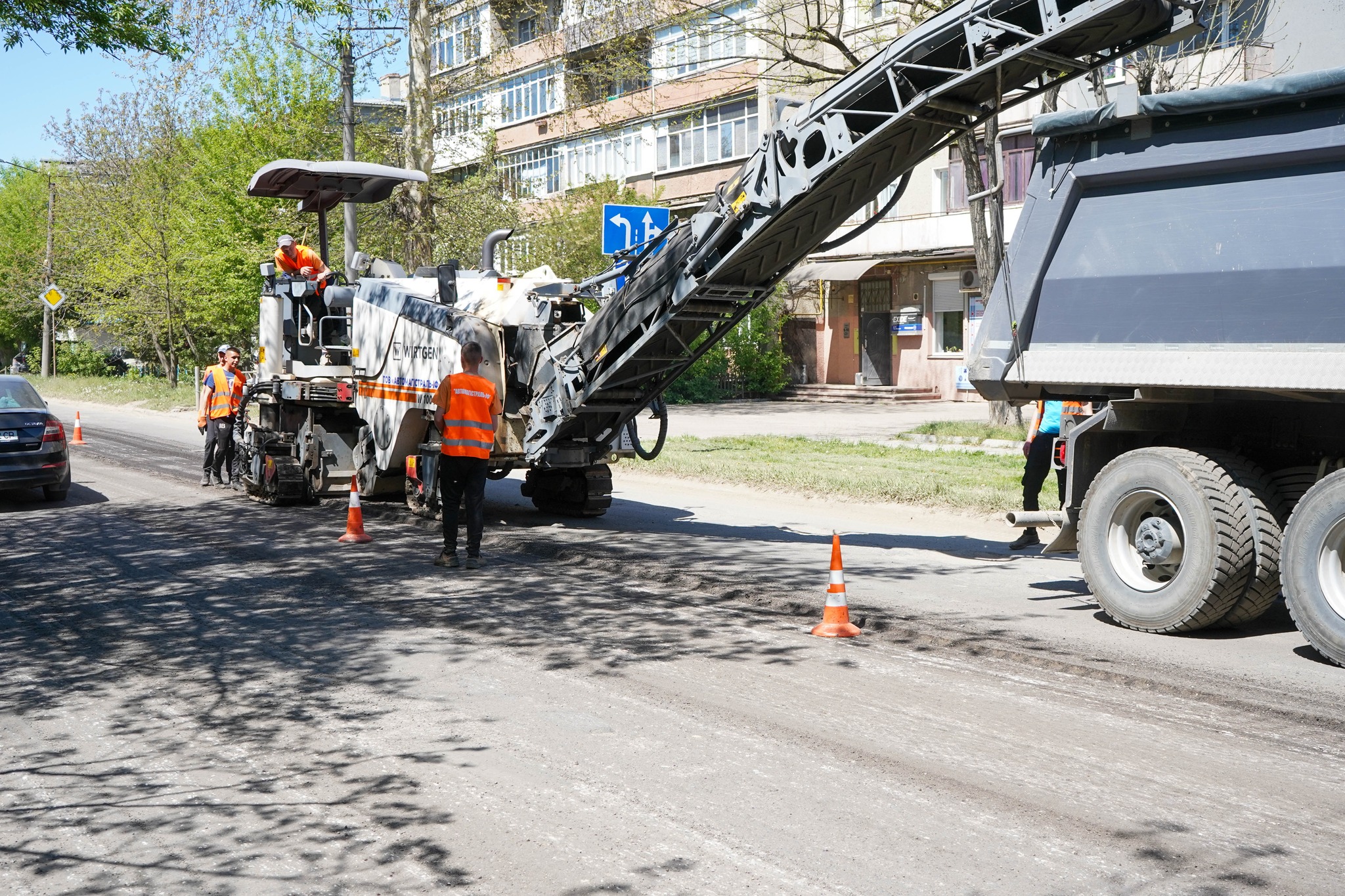 Фото до матеріалу: В Івано-Франківську розпочали ремонт дороги на вулиці Петлюри (ФОТО)