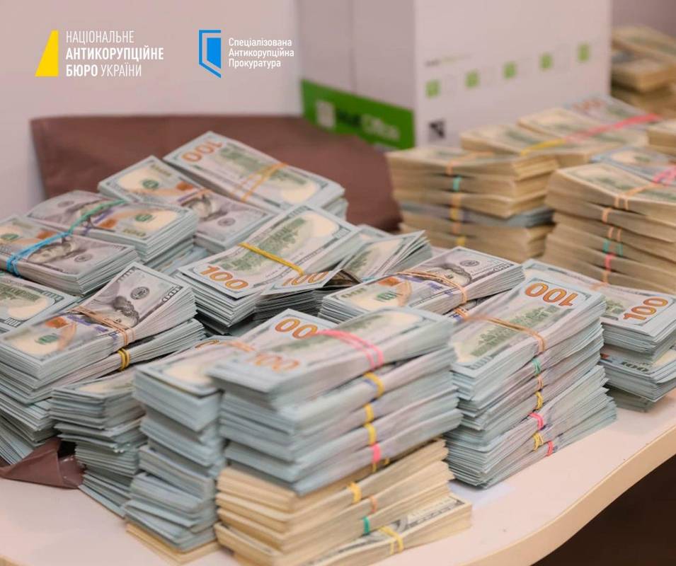 Фото до матеріалу: Купівля валюти населенням скоротилася майже в три рази до $349 млн у квітні