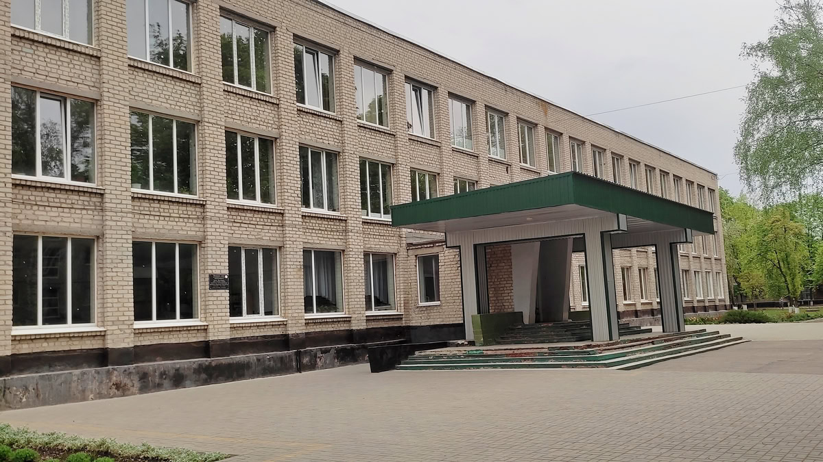 Фото до матеріалу: У Лозівській громаді призупинили будівництво двох шкільних укриттів