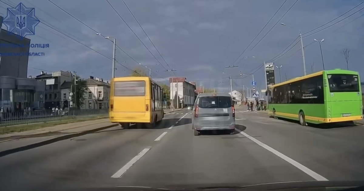 Фото до матеріалу: Водію маршрутки у Львові застосували штраф за проїзд на червоне світло