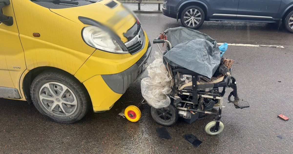Фото до матеріалу: Поліція Львова шукає свідків ДТП на проспекті Червоної Калини, де травмувалися на інвалідному візку