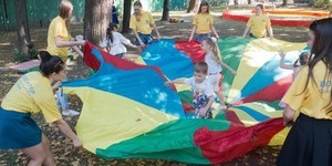Фото до матеріалу: У Маріїнському парку відбувся масштабний фестиваль для дітей та сімей