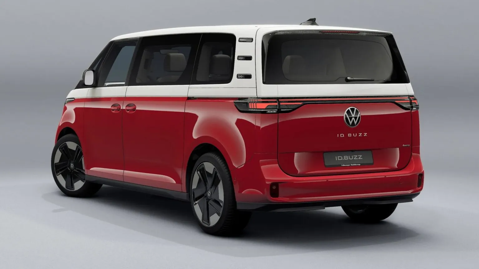 Фото до матеріалу: Оновлений Volkswagen ID. Buzz отримав повний привід, 335 кінських сил та фізичні кнопки на кермі