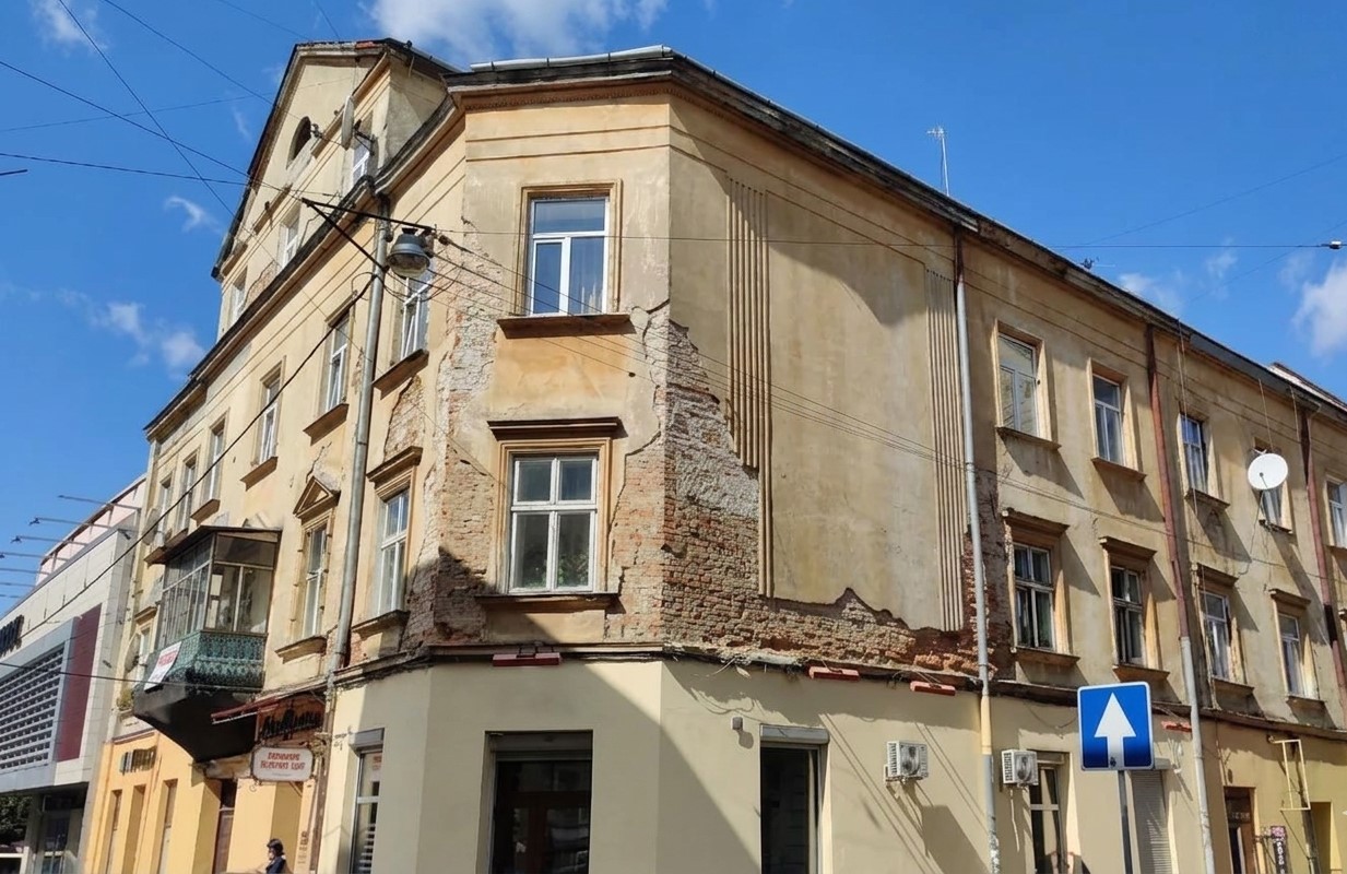 Фото до матеріалу: Власник аварійної квартири у пам'ятці Львова отримав штраф за перепланування