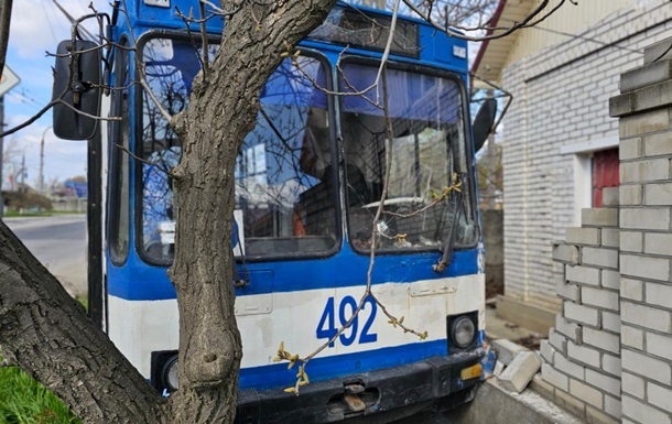 Фото до матеріалу: Тролейбуси в Херсоні тимчасово припинили рух через загрозу безпеці