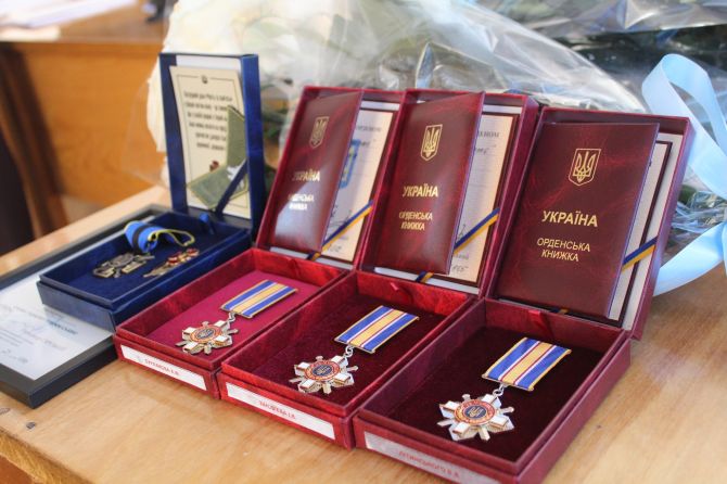 Фото до матеріалу: Родинам захисників Уманської громади вручили відзнаки