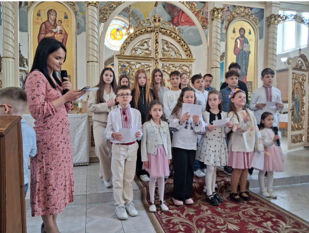 Фото до матеріалу: 20 років священства відзначила греко-католицька громада Перечина