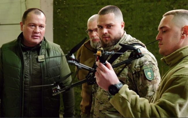Фото до матеріалу: "Українська команда" передала чергову партію дронів: Палатний розповів деталі