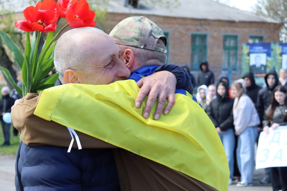 Фото до матеріалу: У Попельнастівській громаді зустріли звільненого з російського полону бійця (фото)