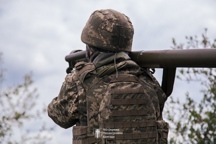 Фото до матеріалу: ЗСУ отримали китайські ПЗРК FN-16: як вони потрапили в Україну