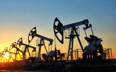 Фото до матеріалу: Ціни на нафту стрімко зросли через нові санкції США проти Ірану