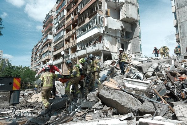 Фото до матеріалу: Київ, 14 травня: кількість загиблих від російської атаки зросла до восьми