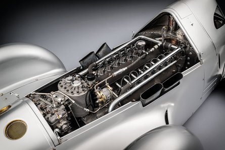 Фото до матеріалу: Audi відтворила легендарний рекордний спорткар 1930-х років