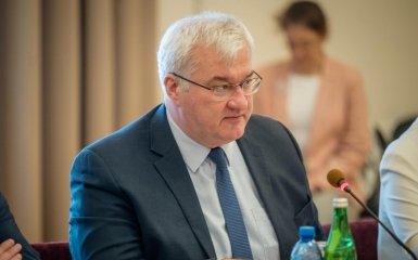 Фото до матеріалу: Україна пропонує Росії "аеропортне перемир'я"