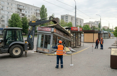 Фото до матеріалу: У Києві демонтовано понад 5,7 тис. незаконних об'єктів благоустрою: нові правила для бізнесу