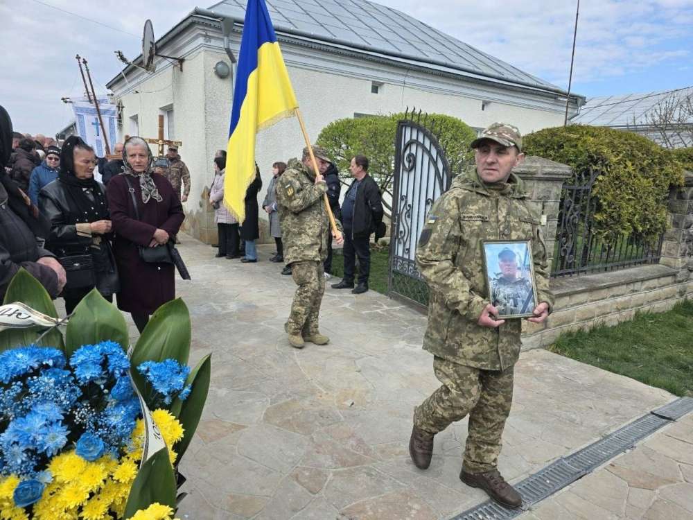 Фото до матеріалу: У Великобірківській громаді попрощалися з воїном Василем Кибалом