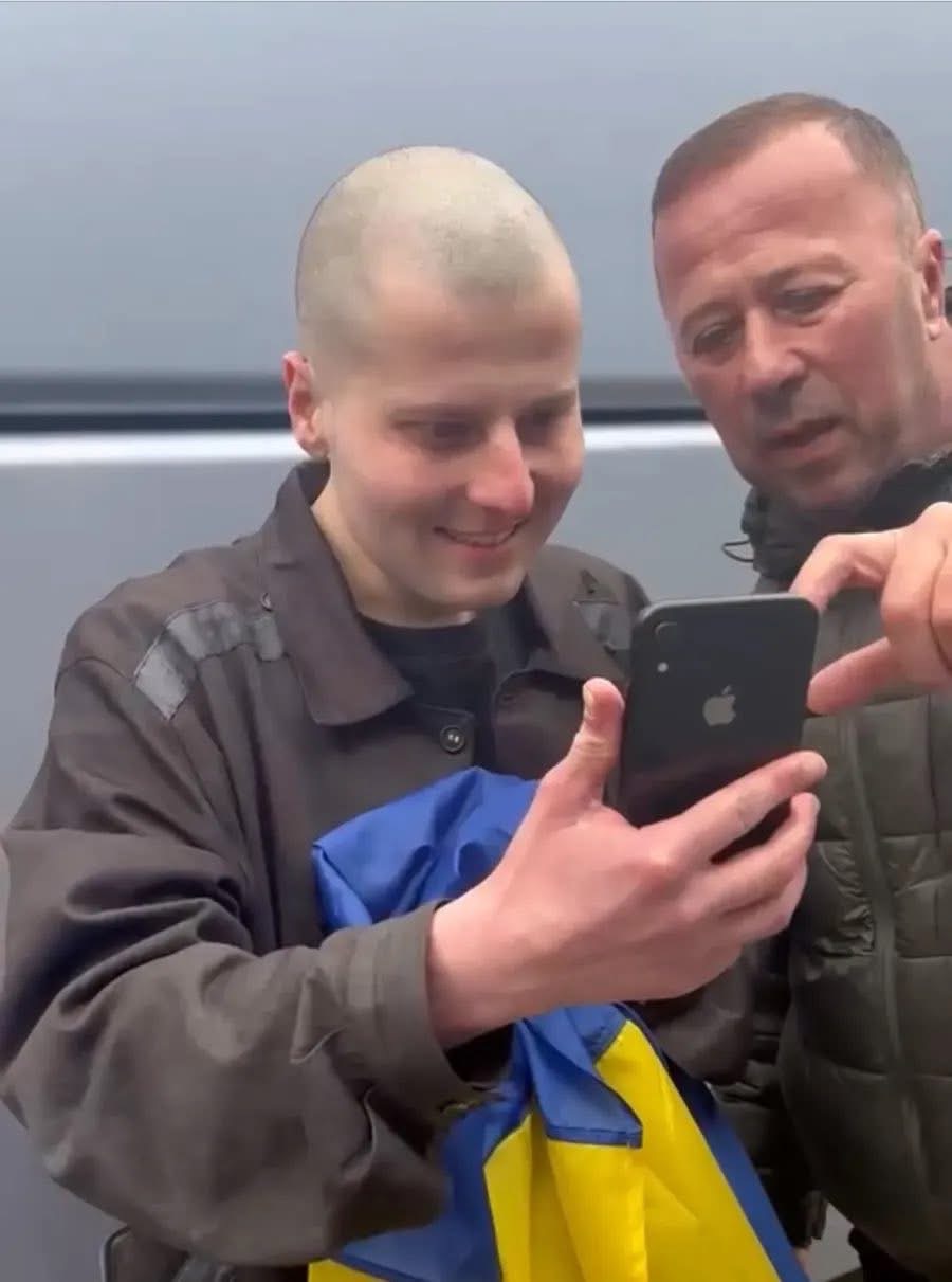 Фото до матеріалу: Двоє прикарпатців повернулися з полону напередодні Великодня