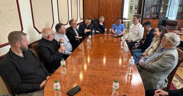 Фото до матеріалу: Представники УЦХВЄ та міжнародна місія REMAR обговорили розвиток Церкви в умовах війни