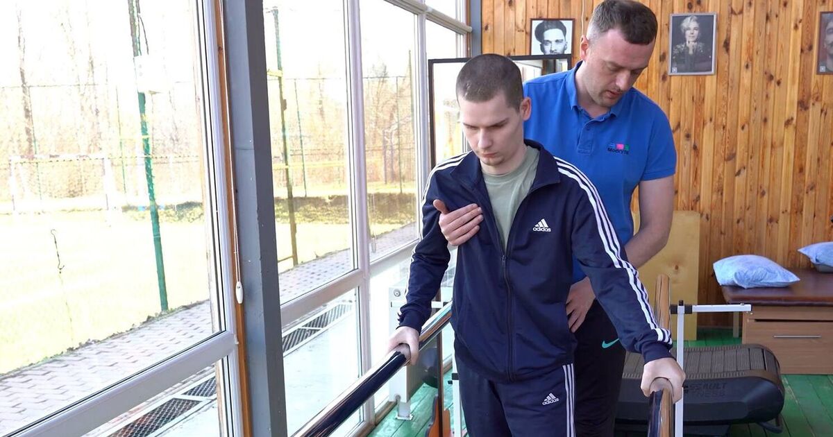 Фото до матеріалу: Близькі Дениса Гончаренка: ми бачимо результат реабілітації захисника