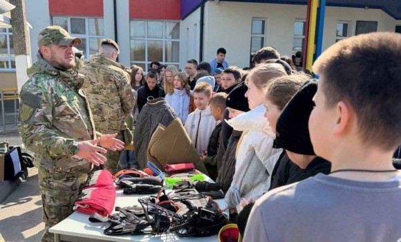 Фото до матеріалу: На Вінниччині ліквідували загрозу: піротехніки знищили снаряд часів Другої світової війни