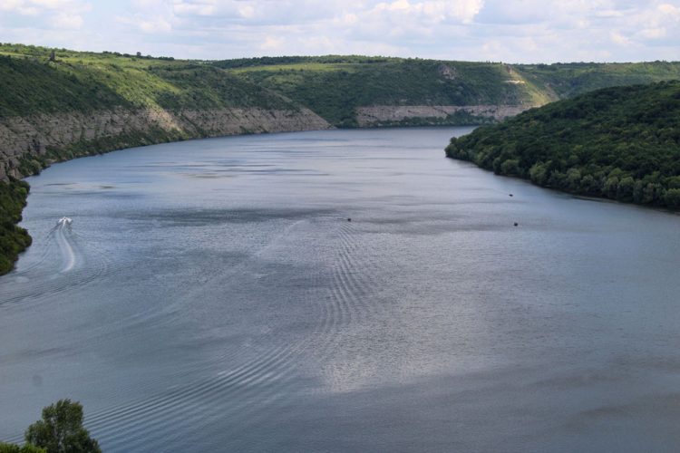 Фото до матеріалу: Врублівці: приховане диво Хмельниччини серед скель і спокою