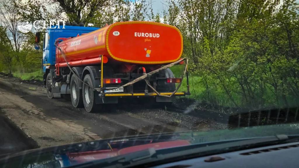 Фото до матеріалу: Ремонт дороги до Вербок: як виглядає відремонтована ділянка на трасі Р-51