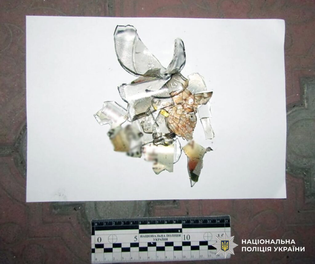 Фото до матеріалу: У Любарі п'яний батько намагався спалити поліцію коктейлем Молотова