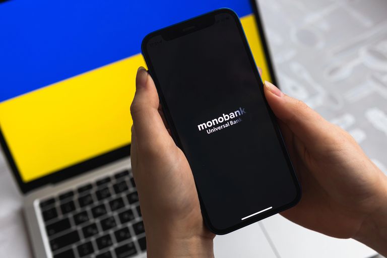 Фото до матеріалу: Банківські комісії в Україні: як не втратити гроші у 2026 році