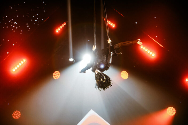 Фото до матеріалу: У Києві з 18 квітня прем'єра шоу «Потяг у дива» від Cirque du Soleil та MONATIK