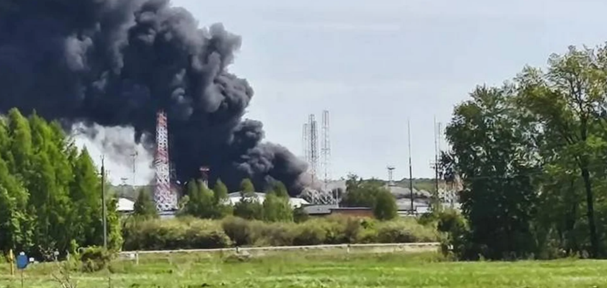 Фото до матеріалу: У Башкортостані другий день триває пожежа на нафтовому вузлі "Транснафти"