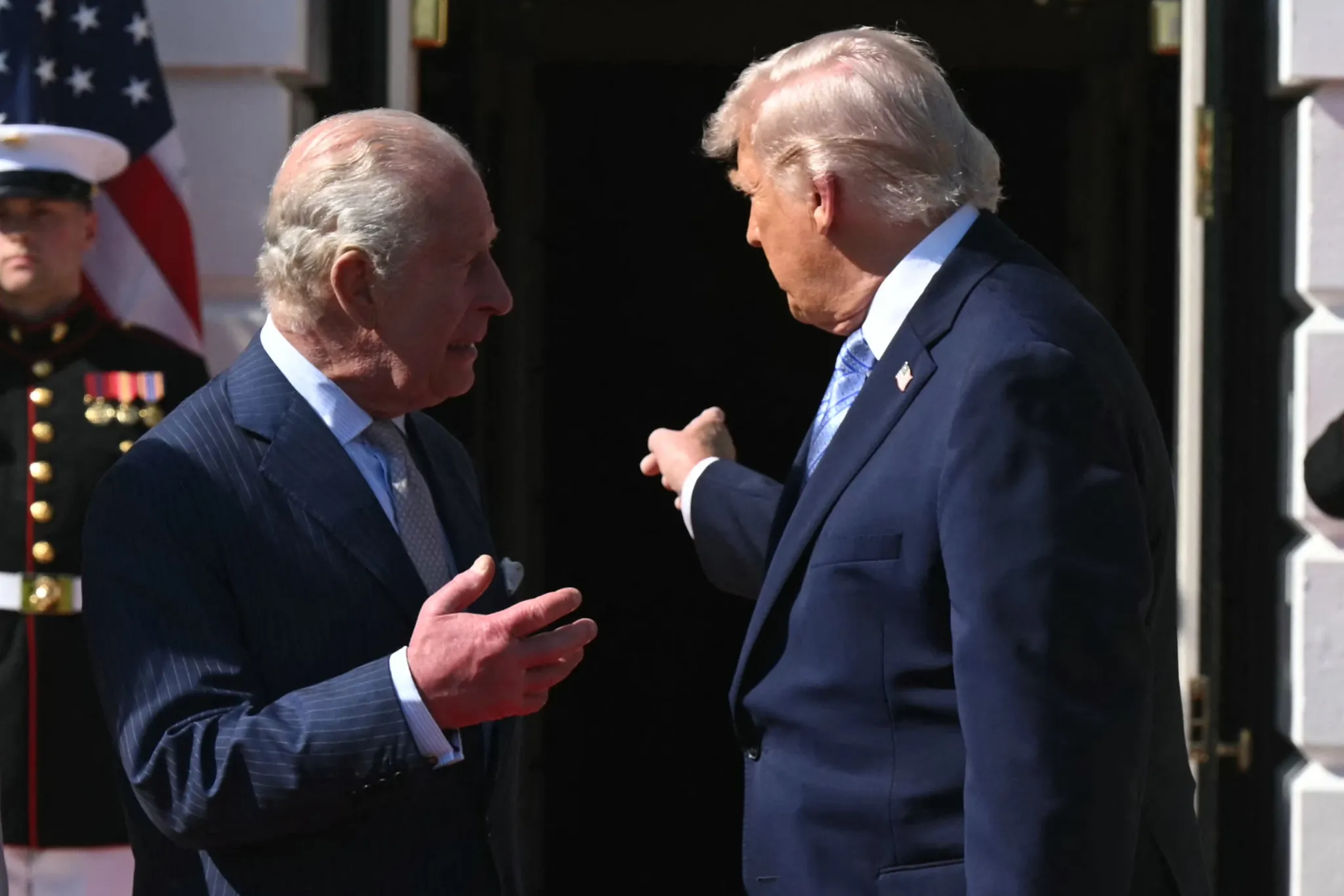 Фото до матеріалу: Трамп попередив короля Чарльза про Путіна: «Він хоче знищити населення», — деталі розмови в Білому домі