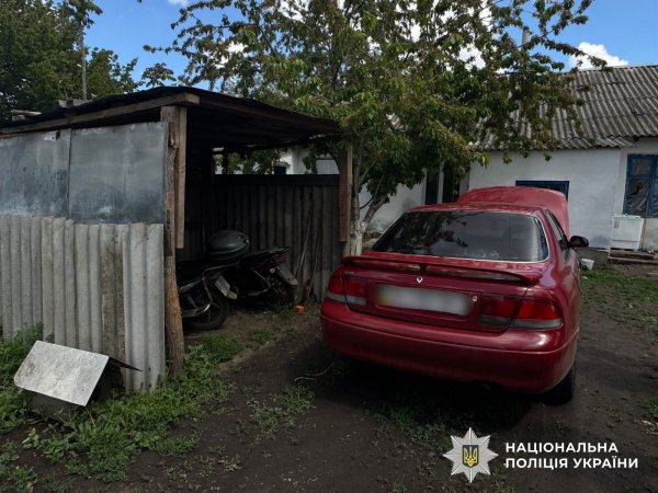 Фото до матеріалу: 24-річний мешканець Нового Бугу заволодів сусіднім автомобілем Mazda 626