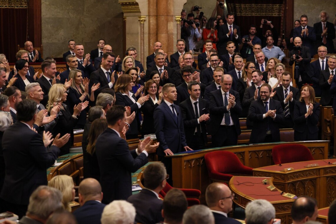 Фото до матеріалу: Угорщина: новий парламент і перші кроки прем'єра Петра Мадяра