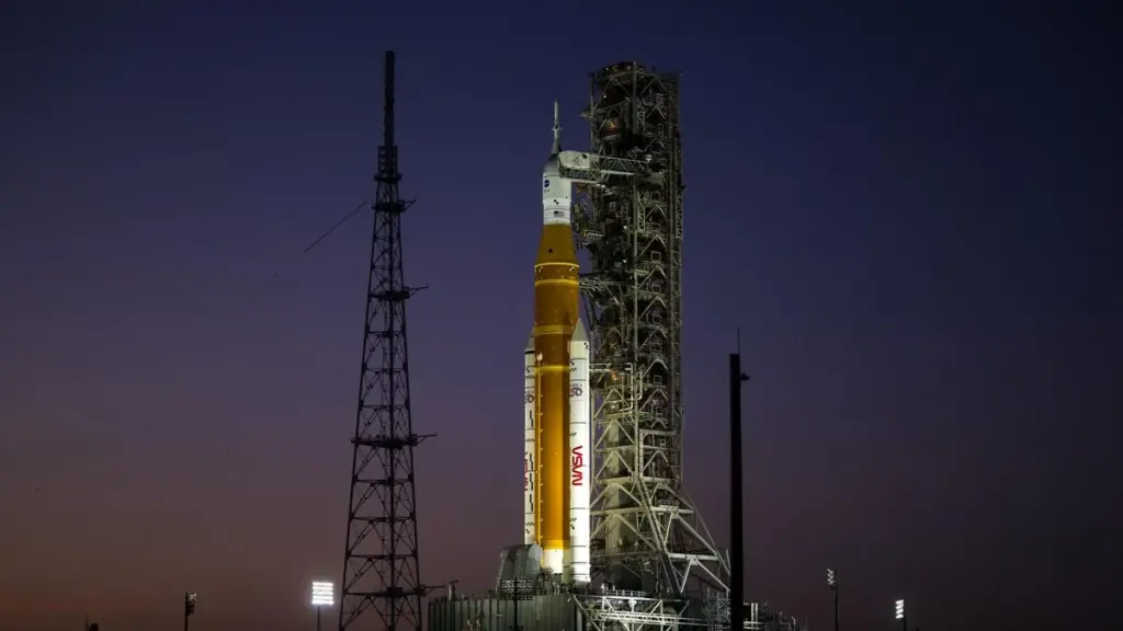 Фото до матеріалу: NASA відклала місію Artemis III до 2027 року: висадка на Місяць відкладена