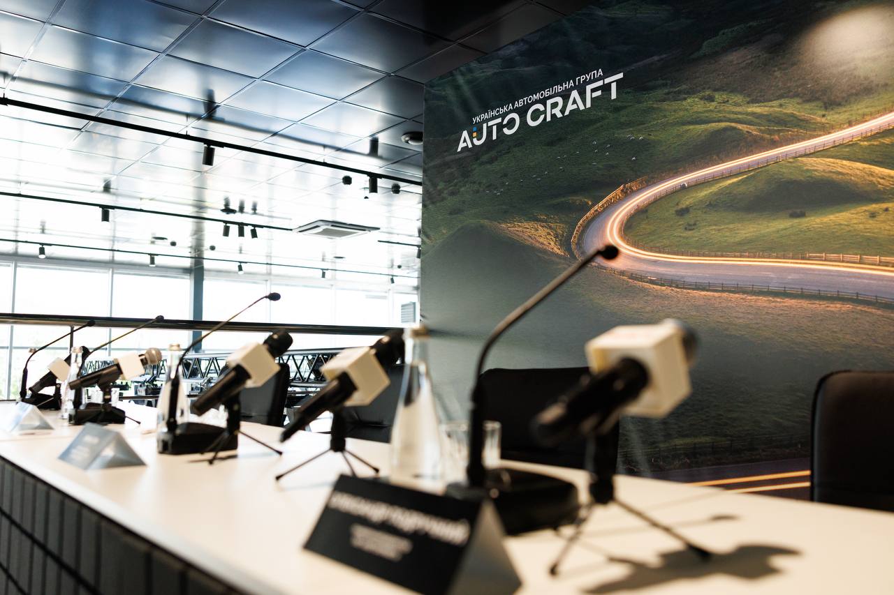 Фото до матеріалу: У Черкасах відкрили новий дилерський центр Renault: сучасний формат та новий Master для бізнесу