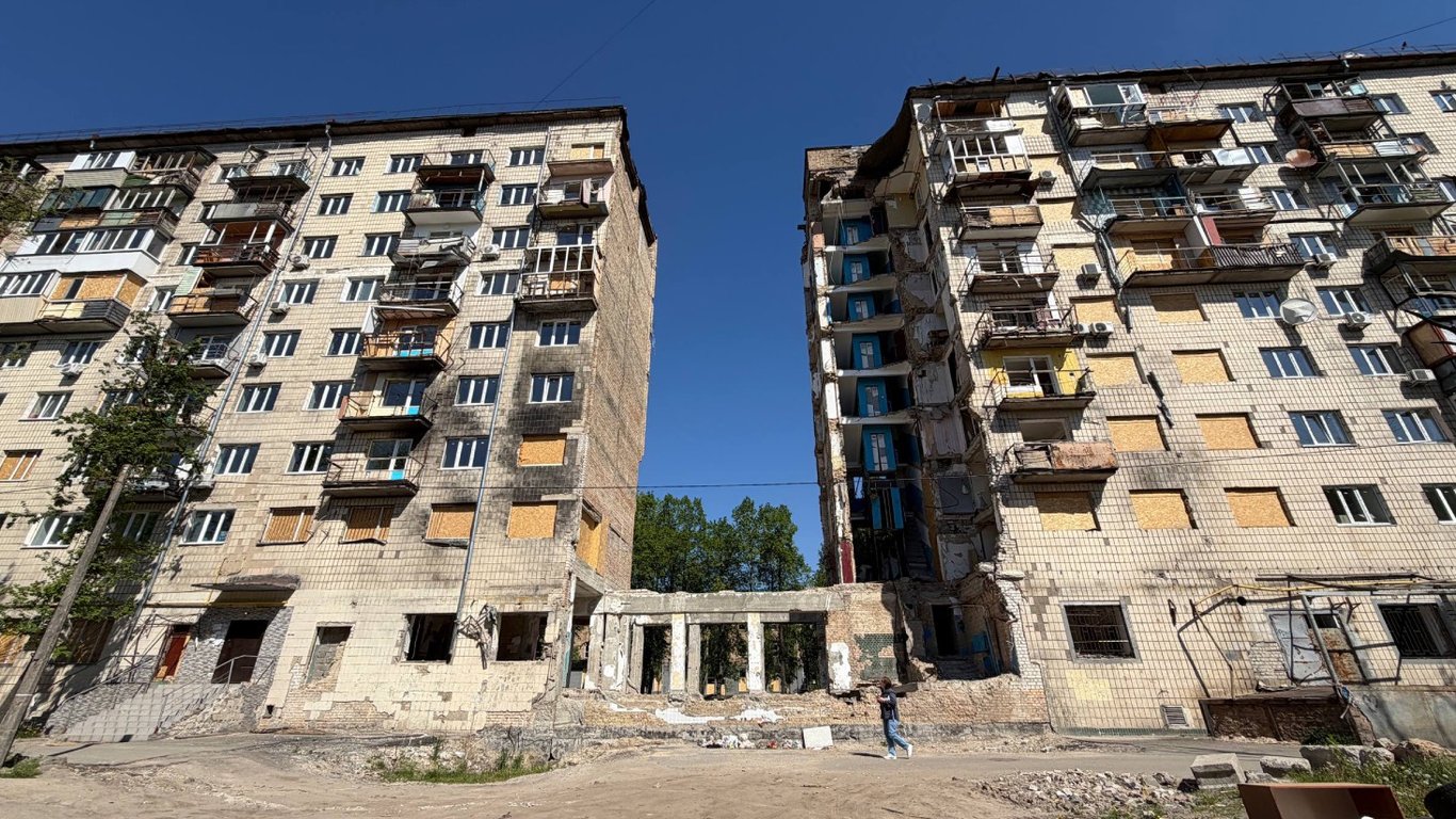Фото до матеріалу: Відновлення будинку на Вацлава Гавела: 144,5 млн гривень і невідомі дати