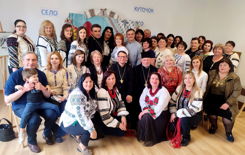 Фото до матеріалу: У Куткорі відкрили «Великодній простір єдності»: бібліотека як центр духовності та творчості