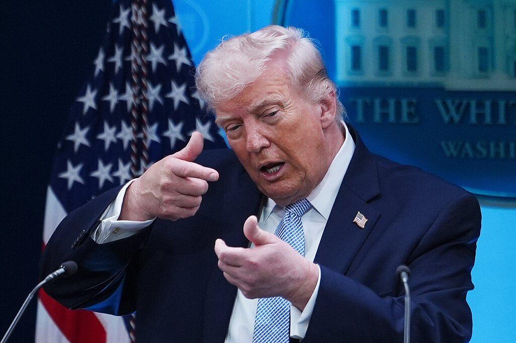 Фото до матеріалу: Трамп призупинив операцію в Ормузькій протоці заради переговорів з Іраном